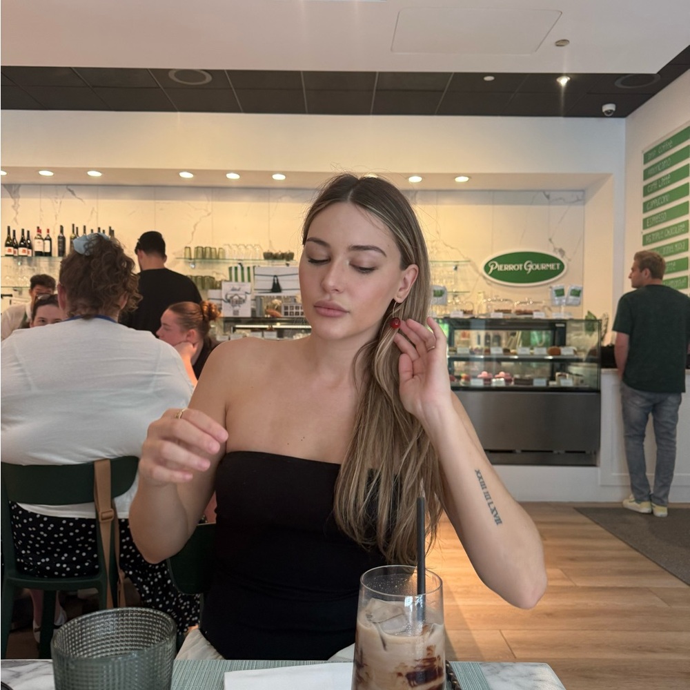 Meet your Posher, Celia
